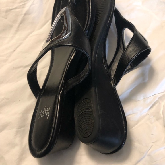 First Pic Copy impo black sandals - Picture 7 of 11